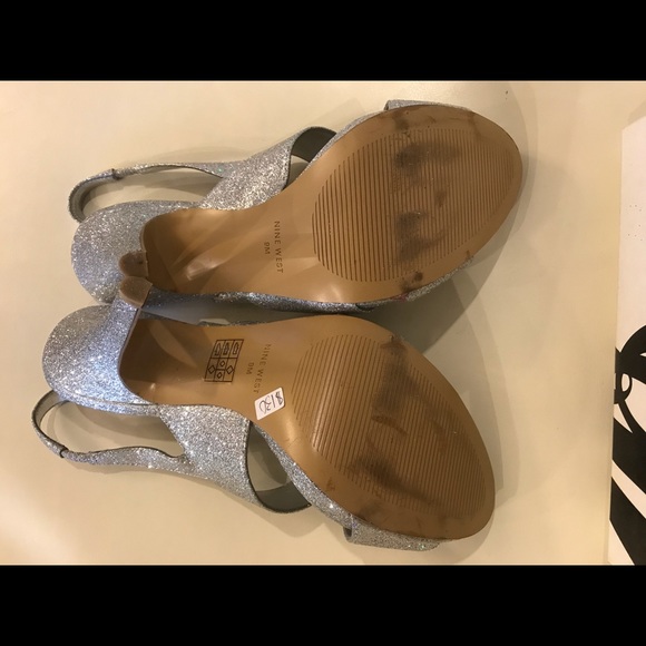 NEW Nine West Silver Sparkling Shoes - Picture 4 of 9
